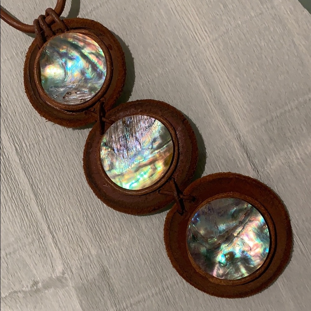 Funky Shell Necklace - Picture 2 of 4